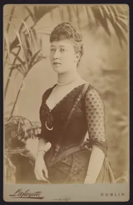 Portrait, Princess Louise Victoria, Princess Royal, eldest daughter of King Edward VII, married to 6th Earl of Fife (b / w photo) Portrait, Princess Louise Victoria, Princess Royal, eldest daughter of King Edward VII, married to 6th Earl of Fife (b / w photo)
