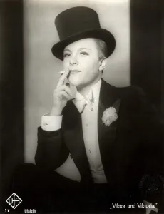 Portrait of Renate Mueller in the film Viktor and Viktoria , 1933 (b/w photo) Portrait of Renate Mueller in the film Viktor and Viktoria , 1933 (b/w photo)
