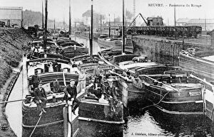 Transport,travellers & Immigrants Gallery: Postcard of barges at Beuvry, Pas-de-Calais, France, c.1900 (b / w photo)