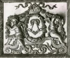 Putti flanking the initial L on the door of the Salon des Gardes de la Reine (stucco work) (b/w photo) Putti flanking the initial L on the door of the Salon des Gardes de la Reine (stucco work) (b/w photo)