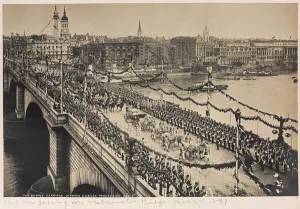 Queen Victoria's carriage passing over London Bridge during the Diamond Jubilee Queen Victoria's carriage passing over London Bridge during the Diamond Jubilee