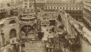 Reconstruction work on the Bank of England (b/w photo) Reconstruction work on the Bank of England (b/w photo)