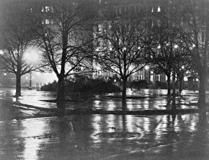 Photo Secession Gallery: Reflections, night, New York, c.1898 (photogravure)