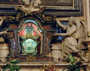 Relic of the skull of St. Aloysius Gonzaga situated in the high altar (mixed media) Relic of the skull of St. Aloysius Gonzaga situated in the high altar (mixed media)