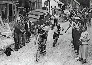 Corsica Gallery: Roger Lapebie, Tour de France, 1933 (b/w photo)