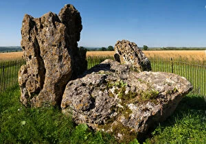 The Rollright Stones, boundary between Oxfordshire and Warwickshire, Whispering Knights burial chamber