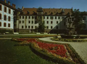 Schloss Elisabethenburg in Meiningen, built in 1682 (photo) Schloss Elisabethenburg in Meiningen, built in 1682 (photo)