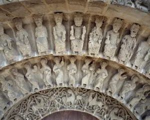Detail of sculptures of the south portal, 1120-1140 Detail of sculptures of the south portal, 1120-1140
