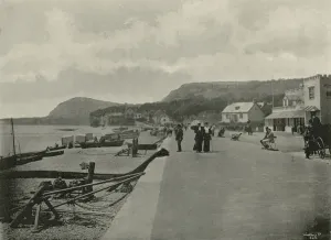Sidmouth, the Promenade and Beach (b/w photo) Sidmouth, the Promenade and Beach (b/w photo)