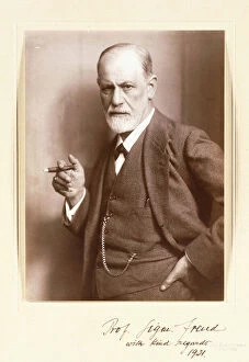 Caucasian Gallery: A signed photograph of Sigmund Freud, c.1921 (sepia photo)