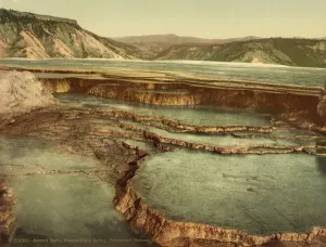Summit Basin, Mammoth Hot Spring, Yellowstone National Park, c.1898 (photochrom) Summit Basin, Mammoth Hot Spring, Yellowstone National Park, c.1898 (photochrom)