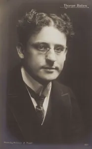 Thorpe Bates, English singer and actor (b/w photo) Thorpe Bates, English singer and actor (b/w photo)