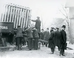 Unloading of the newly arrived Indian Rhinoceros, London Zoo, 1924 (b/w photo) Unloading of the newly arrived Indian Rhinoceros, London Zoo, 1924 (b/w photo)