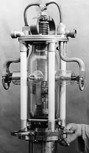 Vacuum tube for television broadcasting, c. 1933 (b/w photo) Vacuum tube for television broadcasting, c. 1933 (b/w photo)