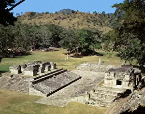 Honduran Gallery: View of the ballcourt in the Main Square, Classic Period (photo)