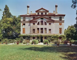 View of the garden facade, built 1559-60 (photo) View of the garden facade, built 1559-60 (photo)