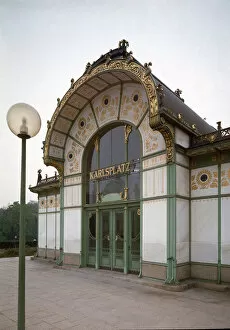 View of the pavilion of the Karlsplatz metro station, 1894-1899 (photography)