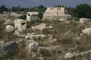 View of the Roman cemetery and the hippodrome (photo) View of the Roman cemetery and the hippodrome (photo)