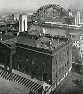 Architecture - British Isles - Photograph Gallery: A view of the Tyne Bridge, looking towards Gateshead from Newcastle-upon-Tyne (b / w photo)
