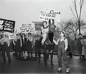 Denim Gallery: War Protesters, Washington DC, USA, 1940 (b/w photo)