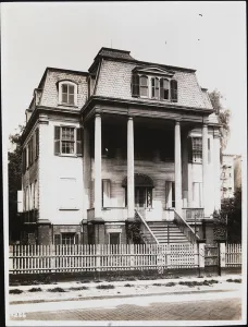 Watt-Pinkney Mansion, 1913 (gelatin silver print) Watt-Pinkney Mansion, 1913 (gelatin silver print)