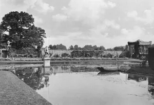 Westbury Gallery: At Westbury: A 'Clairvoyee'and the Smaller Pavilion (b / w photo)