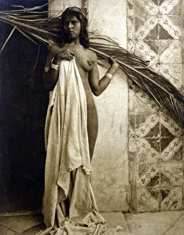 Related Images Collection: Young Berber woman posing naked. Photography around 1890