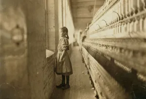 Young girl working in a mill, Lincolnton, North Carolina, USA, c.1908 (b/w photo) Young girl working in a mill, Lincolnton, North Carolina, USA, c.1908 (b/w photo)