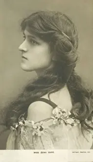 Zena Dare, English stage actress and singer (b/w photo) Zena Dare, English stage actress and singer (b/w photo)