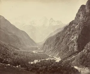 Wooded Valley Fulaldaru Srikanta Peaks Distance Wooded Valley Fulaldaru Srikanta Peaks Distance