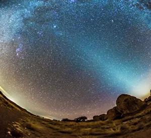 Comet Lovejoy and zodiacal light in City of Rocks State Park, New Mexico Comet Lovejoy and zodiacal light in City of Rocks State Park, New Mexico