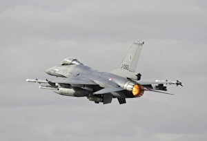 Dutch Air Force F-16AM taking off with full afterburner Dutch Air Force F-16AM taking off with full afterburner