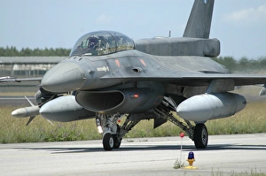 F-16D from the Hellenic Air Force armed with AGM-88 HARM missile F-16D from the Hellenic Air Force armed with AGM-88 HARM missile