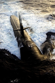 The Los Angeles-class submarine USS Albuquerque surfaces in the Atlantic Ocean The Los Angeles-class submarine USS Albuquerque surfaces in the Atlantic Ocean