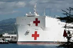 Images Dated 30th January 2004: The Military Sealift Command hospital ship USNS Mercy moored in Pearl Harbor