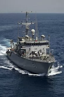 Images Dated 19th June 2004: The Osprey-class mine hunter coastal ship USS Raven