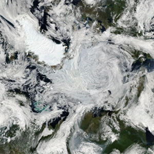 A strong storm lingering in the center of the Arctic Ocean A strong storm lingering in the center of the Arctic Ocean