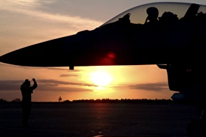 Wing Safety Office chief brings his F-16C Fighting Falcon to a stop Wing Safety Office chief brings his F-16C Fighting Falcon to a stop