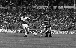 Images Dated 10th May 1986: 1986 FA Cup Final - Everton v Liverpool - Wembley Stadium -10 / 05 / 86