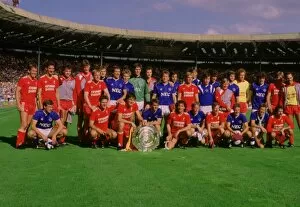 Team Group Collection: Everton and Liverpool teams share the 1986 Charity Shield