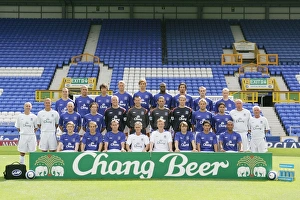 <b class=qtipBold><figcaption>Everton Squad Photo</figcaption></b><br>The Official Squad Photo for 2005/6<br><em>© Everton 2005 - All Rights Reserved</em> Everton Squad Photo
