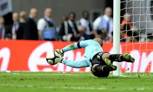 <b class=qtipBold><figcaption>Image of the Week</figcaption></b><br>Football - Everton v Manchester United FA Cup Semi Final - Wembley Stadium - 19/4/09 Everton's Tim Howard saves the second penalty during the shootout Mandatory Credit: Action Images / Tony O'Brien Livepic<br><em>© Everton FC - All Rights Reserved</em> Image of the Week