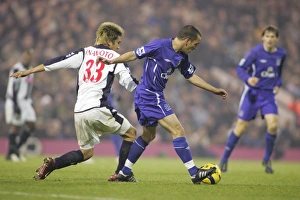 <b class=qtipBold><figcaption>Leon Osman</figcaption></b><br>Osman steers the ball away from Junichi Inamoto<br><em>© Everton 2005 - All Rights Reserved</em> Leon Osman