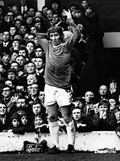 Soccer - Football League Division One - Liverpool v Everton Soccer - Football League Division One - Liverpool v Everton