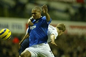 Images Dated 1st January 2005: Spurs Thrash Everton 5-2: A Memorable Moment from the 2004-05 Season