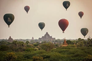 Balloons Gallery: Balloons Over Bagan