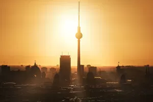Images Dated 13th September 2017: Berlin - Skyline Sunrise