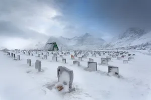 Graves Gallery: Cold graves