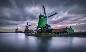 Images Dated 30th December 2016: The Green Windmill