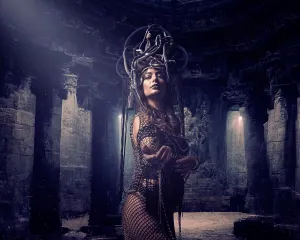 Fashion Model Gallery: Medusa in het castle. Calling
